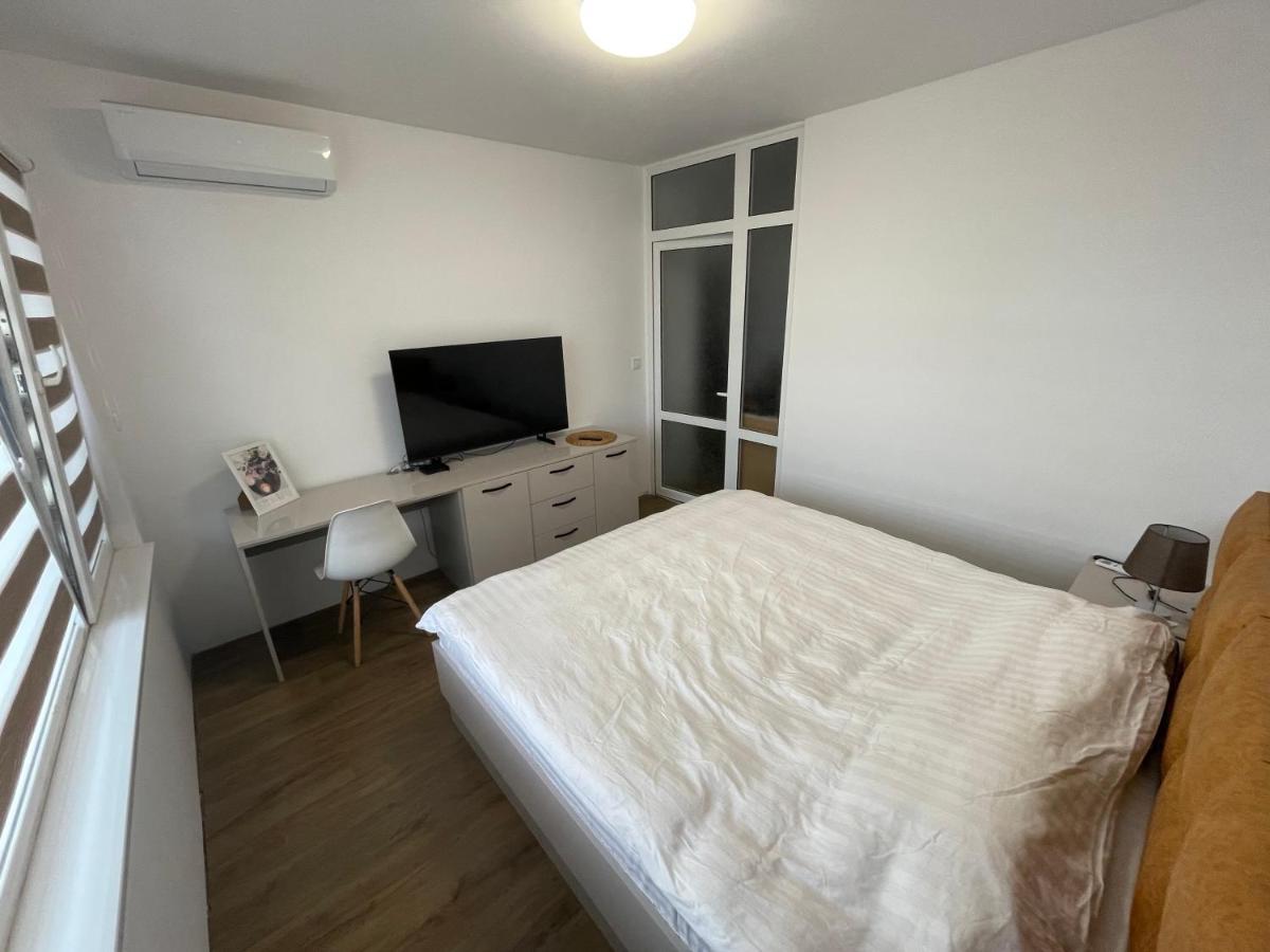 Dety'S Apartment Burgas Bagian luar foto